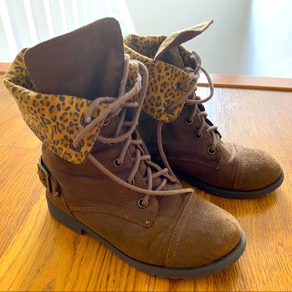Girls brown suede boots, size 13
